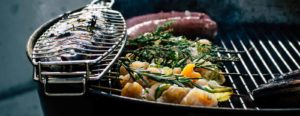 TEAMBRENNER International leichtes Sommerrezept Gegrillter Fisch gekochten Kartoffeln Salat